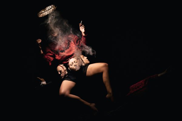 1. FINZIONI di Lupa Maimone – FOTO F.ROSSO_CASA UIZA-2 – Oltrenotte compagnia